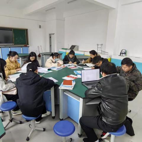 戮力同心，提升成绩一数学组教研活动记录