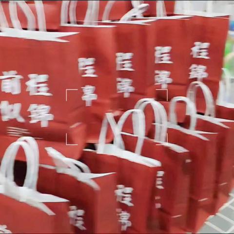 扬帆逐梦·启航新篇 ——景园人杰幼儿园果果（8）班毕业典礼精彩瞬间