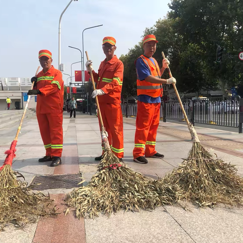 坚守环卫岗  献礼国庆节