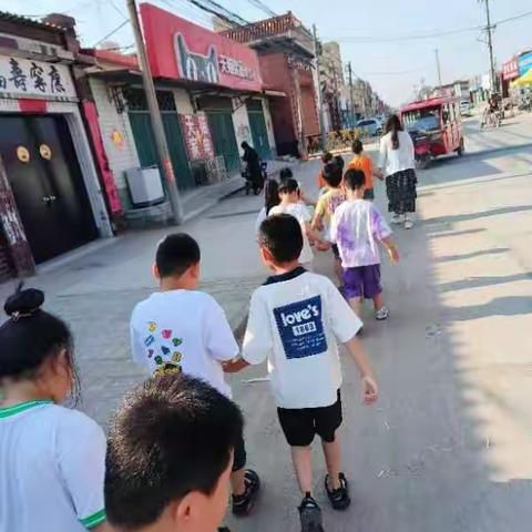 “走进小学，体验成长”——启稚幼儿园参观小学活动