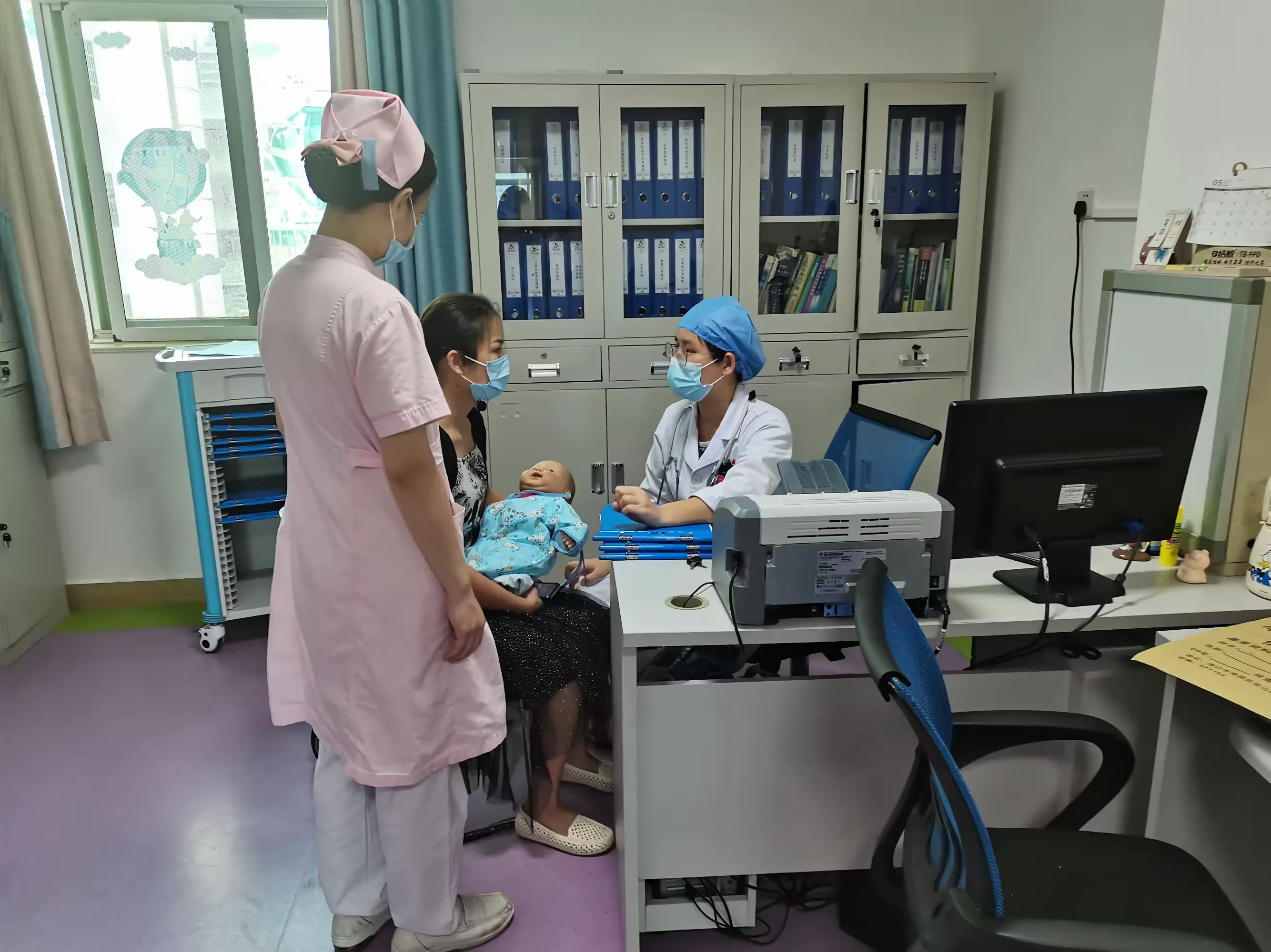 简篇-全院一盘棋,全院一张床——海口市妇幼保健院全力以赴做好医疗救治工作