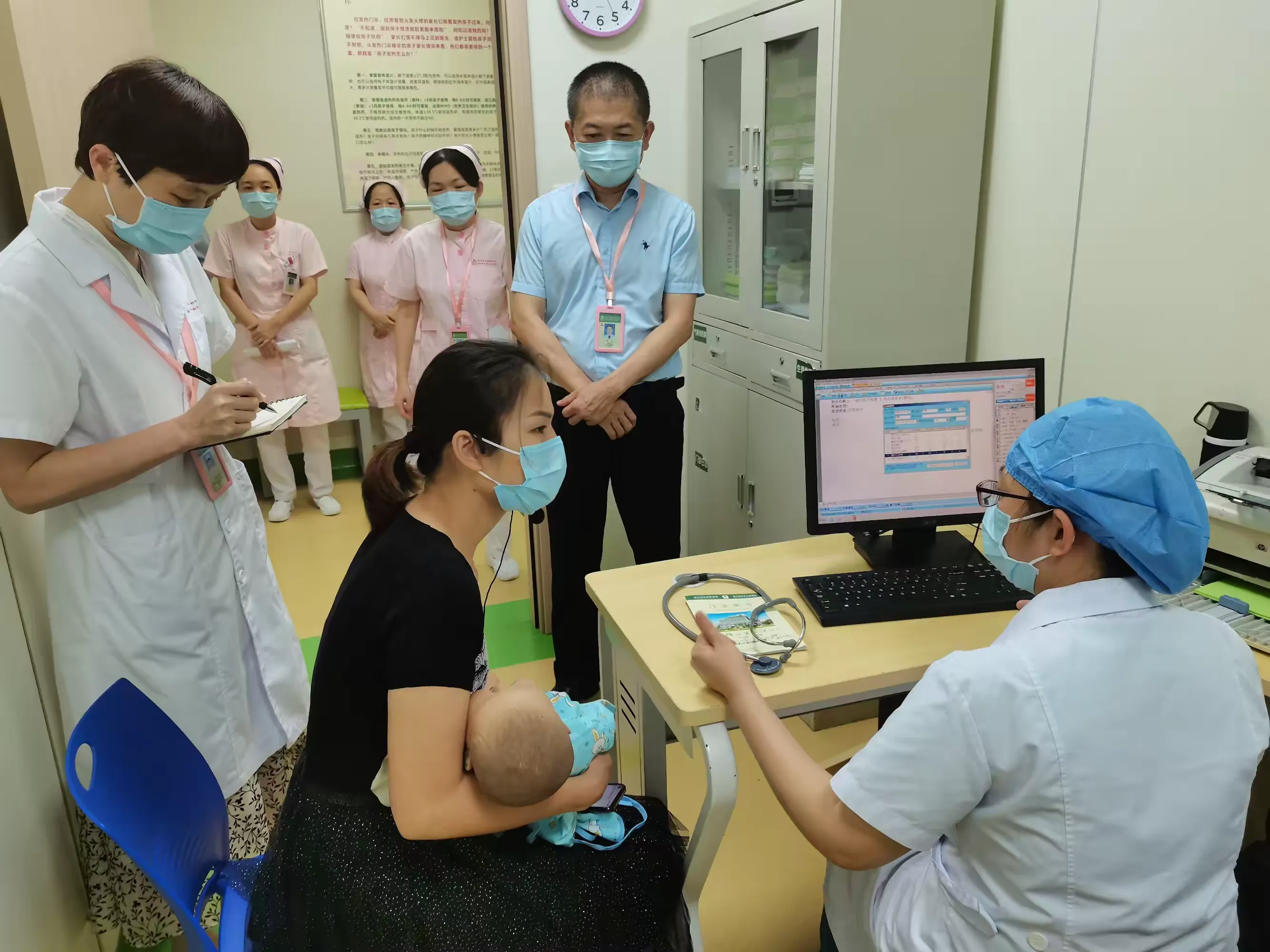 简篇-全院一盘棋,全院一张床——海口市妇幼保健院全力以赴做好医疗救治工作
