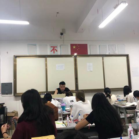 幼教大专32班主题班会记录