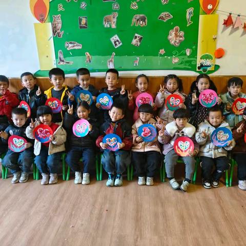 倾心相伴，助苗成长——世纪星幼儿园中一班11月份精彩回顾（副本）