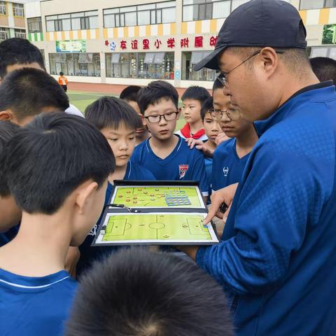 “足”够精彩---路南区友谊里小学与路北区扶轮小学足球交流赛