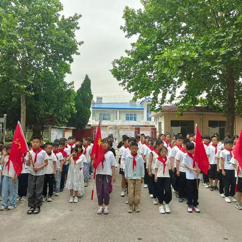 红领巾爱祖国 光荣入队心向党——孙王小学举行“红领巾爱祖国”主题大队会暨“六一”新队员入队仪式