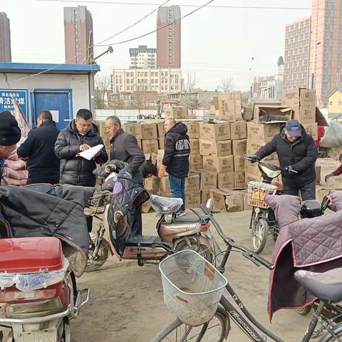 【蒙速办·呼宜办·帮办代办】保全庄社区为居民发放清洁引火煤