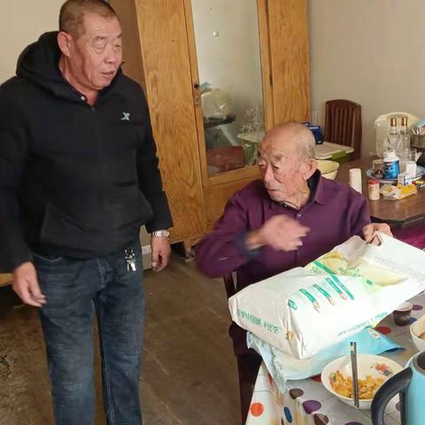 【蒙速办·呼宜办·帮办代办】保全庄社区联合呼和浩特市城发供热有限责任公司开展物资捐赠慰问活动