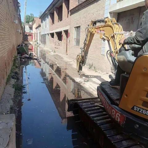 【蒙速办·呼宜办·帮办代办】 保全庄社区开展自来水管道修复工作