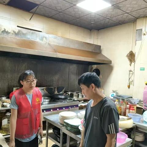 海府街道白坡里社区开展2025年“五一”假期旅游服务保障及安全生产、秩序维护工作（2025-5-4）