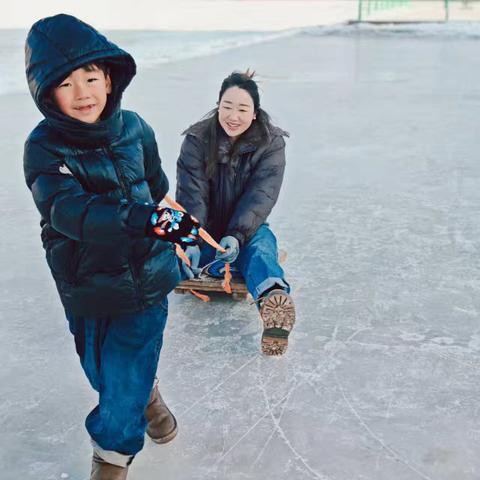 浩饶山镇学校·校园雪假冰雪活动：亲子同乐，冬日温情