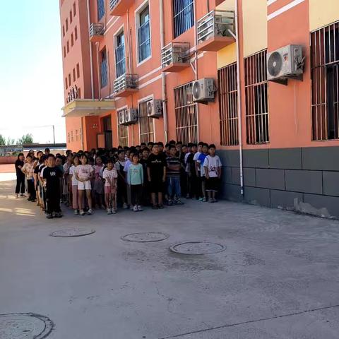 法律护航—宋固学校“开学第一课 法制进校园”专题教育活动