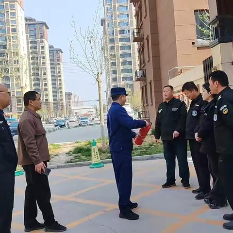 魏县消防大队联合住建局深入辖区高层小区等开展消防宣传与隐患排查专项行动