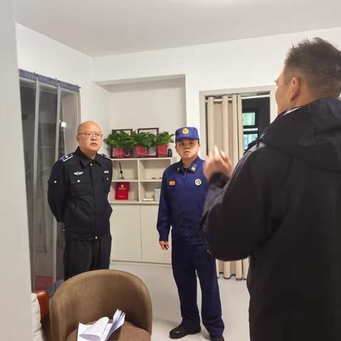 筑牢小区安全防线！魏县消防救援大队深入小区开展消防安全宣传、排查
