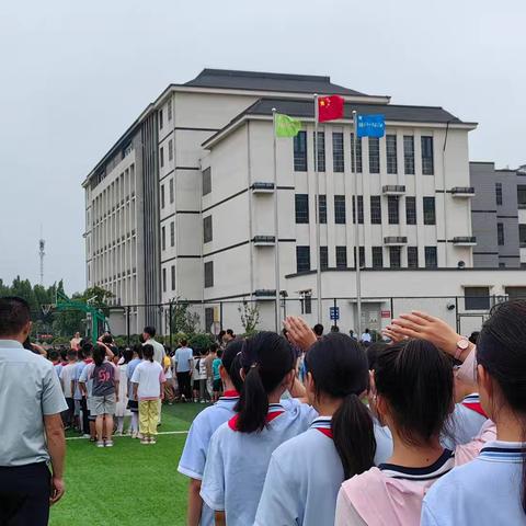 固镇县第五小学谷阳路校区举行新学期开学典礼暨新学期第一次升旗仪式