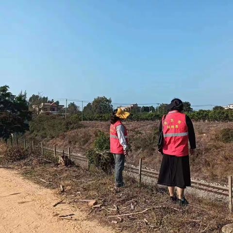 八所镇福久村网格员开展“铁路护路”安全巡查工作