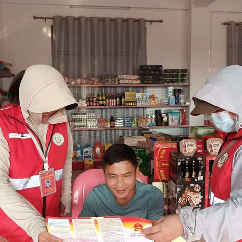 八所镇福久村网格员开展反走私普法知识宣传活动