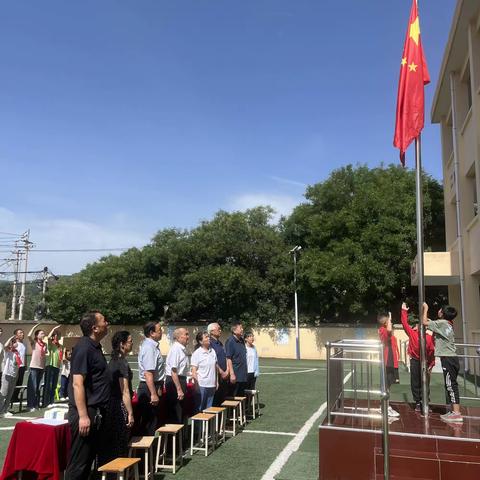 曲峨镇中心小学“大宁县关工委赠书仪式”暨暑假放假典礼