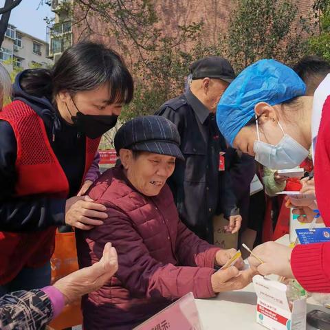 双争进行时—老旧小区得提升，真情服务暖人心