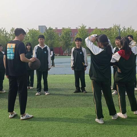 关爱学生幸福成长-肥乡区职教中心--信息工程系 体育运动助于学生健康成长