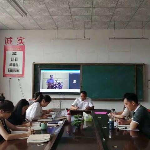 传开希望小学暑期教师集中学习剪影