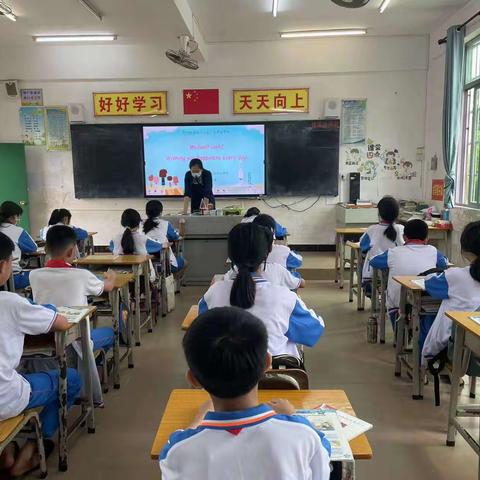 呈缤纷课堂 展英语魅力——万泉镇新市小学六年级英语公开课简讯