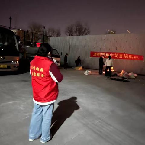 【东方社区】夜色中的坚守 网格里的平安