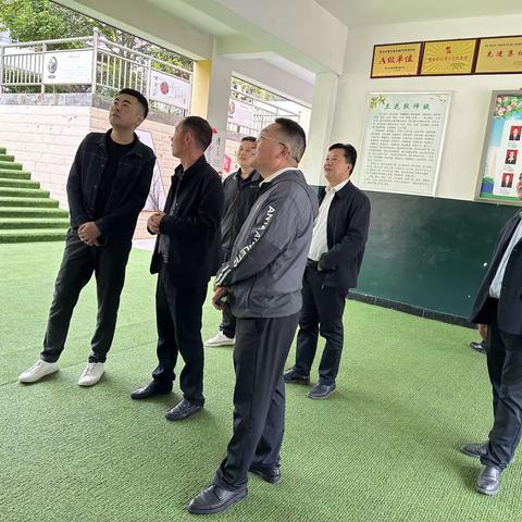 《党风与廉政》杂志社采访中心副主任宋雨来张家小学调研清廉建设