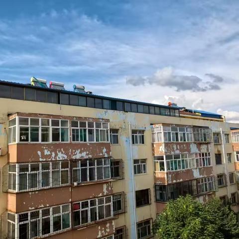 长铁物业长北片区积极拆除小区损坏太阳能，守护业主“头顶”安全 ‍ ‍