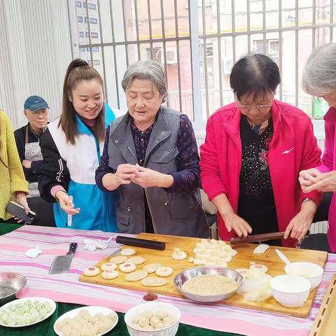 “红马甲”小课堂第八期——科研社区新时代文明实践站开展“金秋暖重阳 浓浓敬老情”主题活动