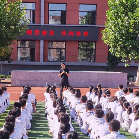 【七中·快讯】学知识、强意识、促安全—营口市第七中学开学第一课精彩开讲