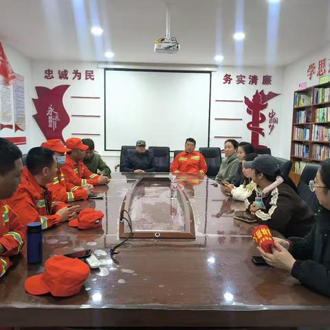 卧牛河镇红旗村开展 “文明祭扫 平安清明”防火活动