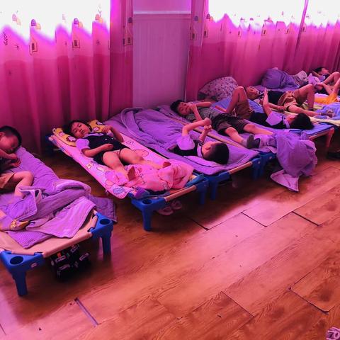 关爱幼儿幸福成长——小龙人幼儿园之“快乐午睡”