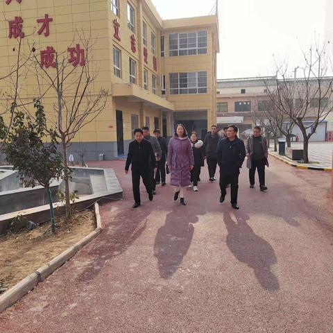 张芳芳副县长莅临新勤小学检查指导义务教育优质均衡创建工作