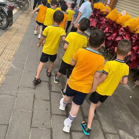 参观小学初体验 幼小衔接促成长——厦门市海沧区霞阳新天地幼儿园大班小朋友参观小学活动