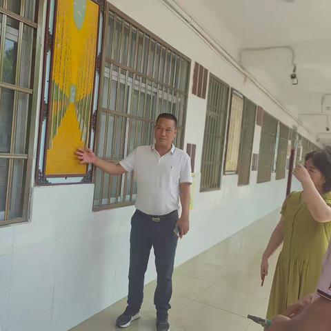 东方市铁路小学开展防御台风“蝴蝶”安全隐患排查工作