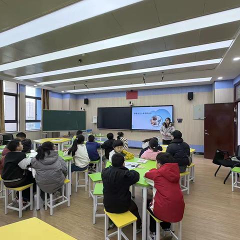 橡筋动力小车启蒙课：在动手实践中点亮科学梦想