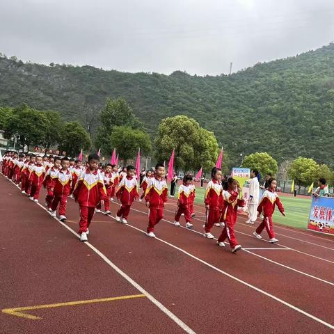 快乐运动    健康成长    一五班