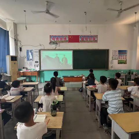 光影忆峥嵘 少年承初心——学观看红色电影活动纪实