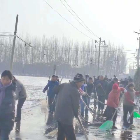 文峰区：人居环境整治再发力 扫雪除冰保群众出行