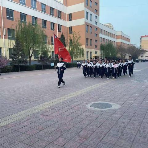 【“三抓三促”行动进行时】家校携手，共育英才———文峰中学高一（13)（14）班驻校活动纪实