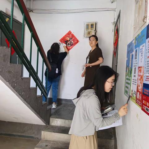 济南市排水服务中心组织党员“双报到”与共建社区开展“五联五延”环境整治攻坚行动