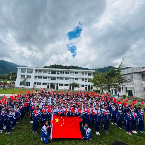 花好月圆庆中秋，同心筑梦迎国庆——鲁甸完小分部庆双节主题活动