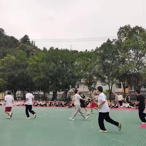 燃动赛场展风采，共话情谊谱新篇——踏虎学校庆祝第42个者都是师节。