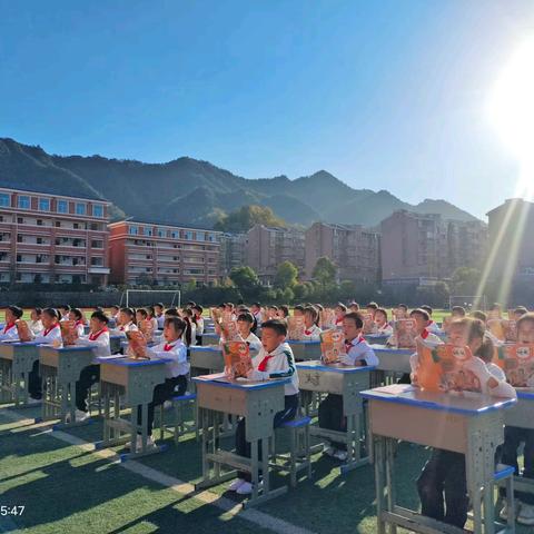 “行有规、学有范、重细节、促成长” ——修水县散原中学分校小学部课堂常规展示活动