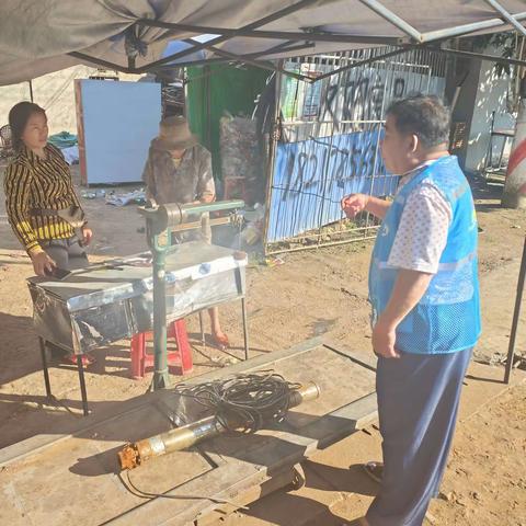 临高县乡村振兴局开展“创文创卫”、文明劝导志愿服务活动