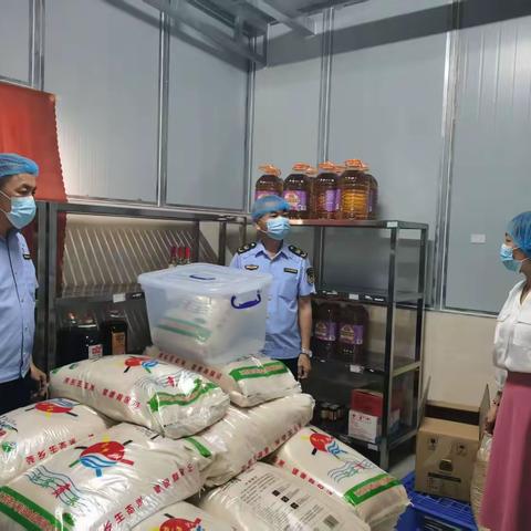 陵水县综合行政执法局开展2025年秋季学校（幼儿园）食堂食品安全检查