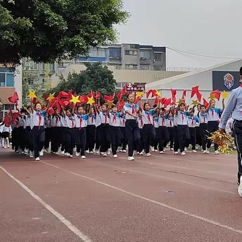 华山路学校第三十届﻿田径运动会—2020级2班