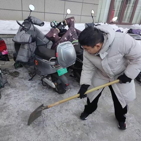 【趵突泉街道舜耕路社区】情暖元旦，清洁社区