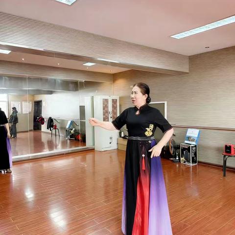 冬香好妈妈工作站党员模特队